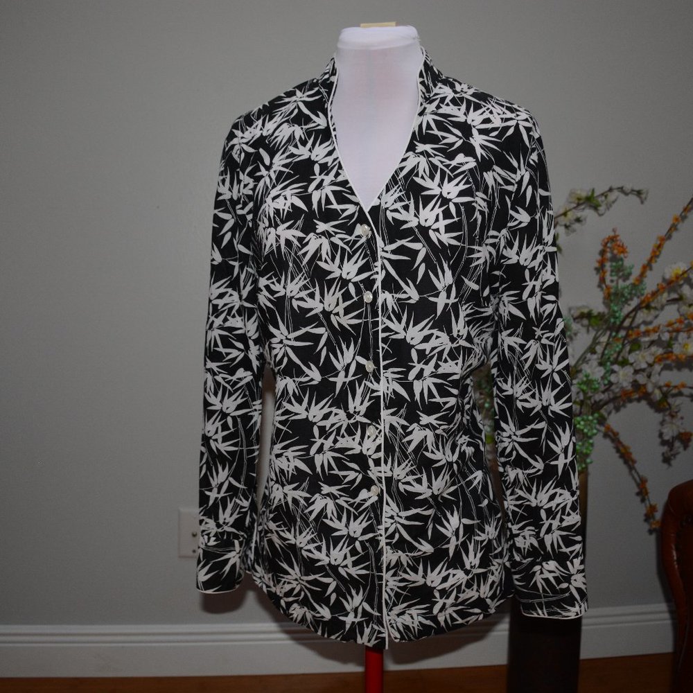 JONES & CO PRINT BLOUSE BLK/WHT LONG SLEEVES 16W